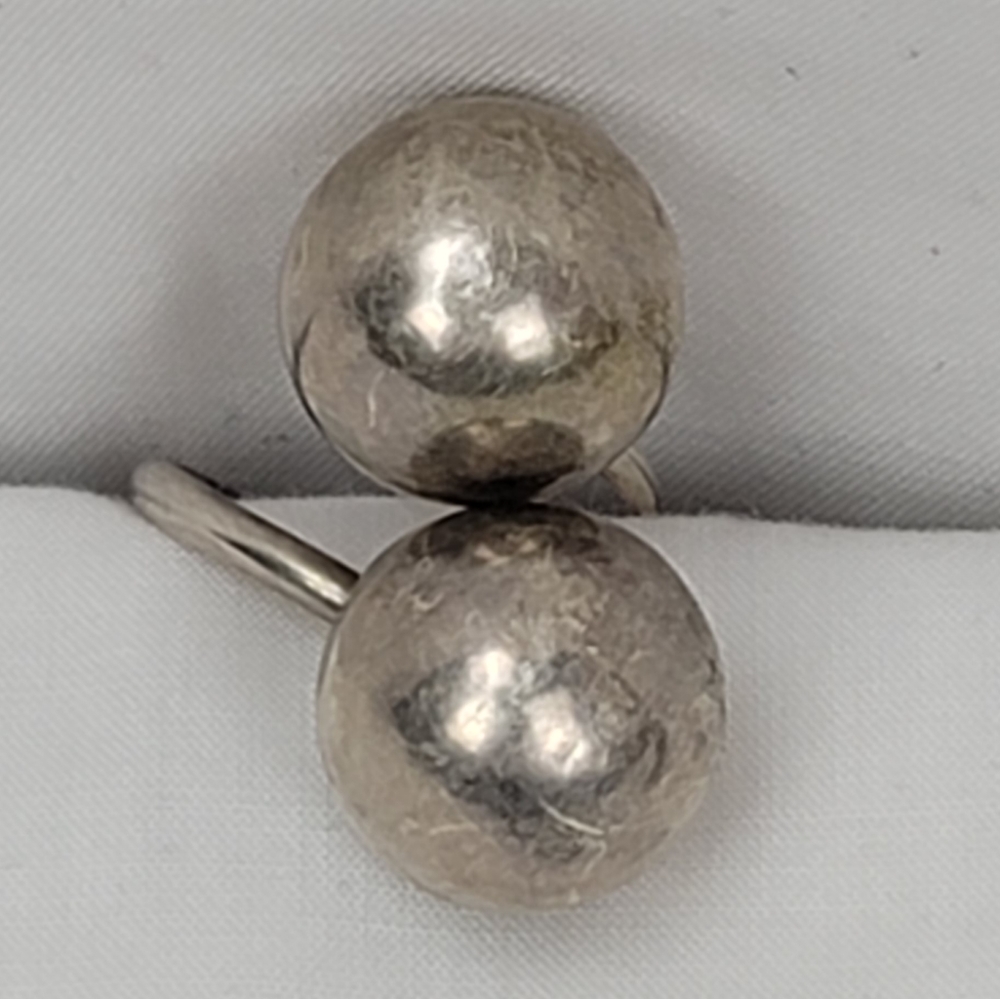 Vintage Silver Ring Kisses